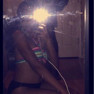 Meet your Posher, Alanda